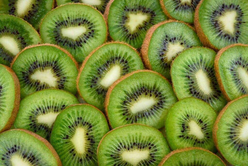 kiwi companion plants